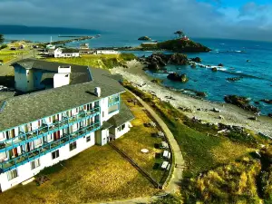 Oceanfront Lodge