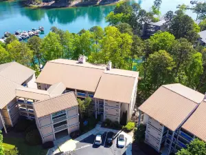 Lake Keowee Condo Resort Pools and Lake Access!