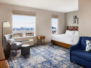 Four Points by Sheraton Calgary Airport