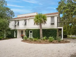 Sunny Pointe 4 Bedroom Home