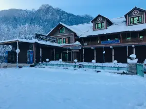 Snowland Resort and Restaurant