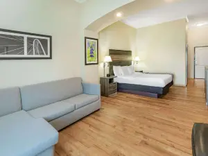 La Quinta Inn & Suites by Wyndham Garland Harbor Point