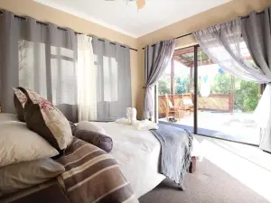 Tube n Axe Lodge and Backpackers