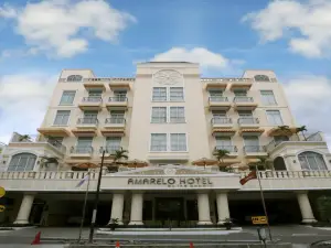 Amarelo Hotel Solo