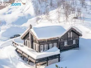 Gorgeous Home in Tjørhom with House Sea View