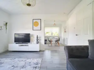 Woodside Apartment
