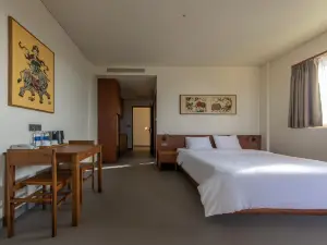 Cat Vang Hotel & Apartment