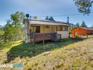 Pet-Friendly Home Near Hiking, Kayaking and More!