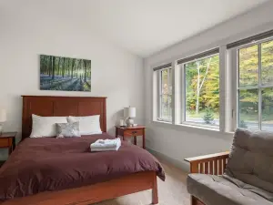 MAD House Rentals 10 Bedroom Lodge by RedAwning