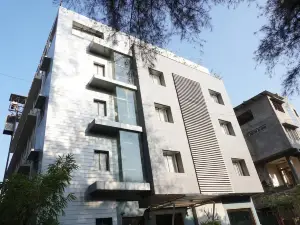 Skylark Business Hotel