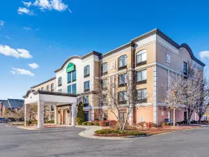 Super 8 by Wyndham Durham/University Area NC
