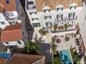 Casa Columba - 4 Star Design Boutique Hotel with Outdoor Pool & Private Garden