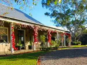 Amberlea Homestead & Cottage