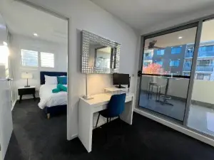 2Br Apt Gungahlin Square Luxe Super Central Wifi Wine Secure Parking