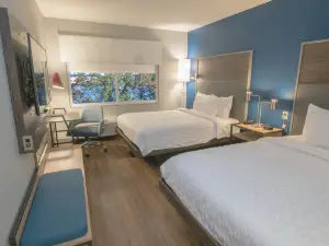 트루 바이 힐튼 노폴크 공항