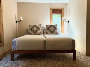 Spacious 4-bedroom light-filled house in Pine City on Lake Pokegama