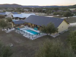 Rustic Riviera•Sleeps 28w/5bdrm•OptHeatedPool•PingPong•FREE FrioAccess@ConcanVIP