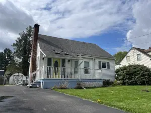 Cozy Home in Corning — Walk to the Corning Museum of Glass!
