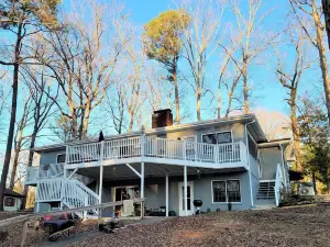Tillery/Badin Lake Retreat!  Lake life minutes from golf, hiking, & mt biking
