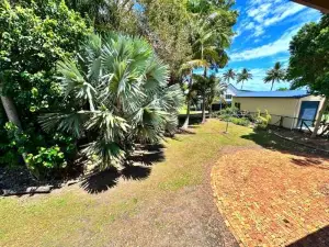 A Yearenda - Water Views -3BR - Steps to the Beach
