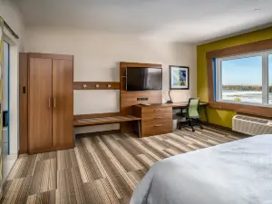 Holiday Inn Express & Suites Brandon