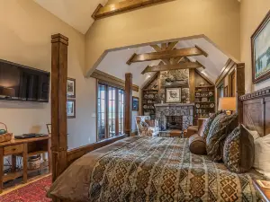 Game Room, Outdoor Fireplaces and Pavilion - Stunning Mountain Oasis