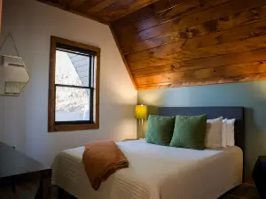 Red River Gorge Raven’s Summit Luxury HotTub WiFi