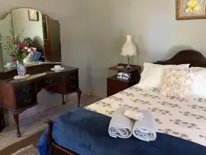 Freida Historic Farmhouse Bellingen - Sharing country bliss together