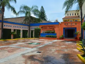 Hotel la Rienda Mision Tequillan