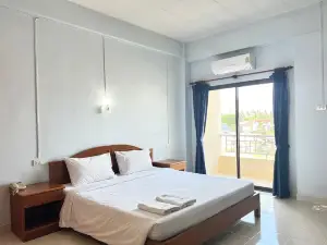 Ritzy House Hotel