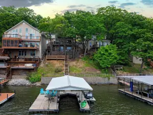 Dockside Dream w/ Kayak & Dock