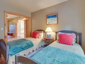 Ski-in/Ski-Out w/ Sauna in Jay Ski Peak Resort!