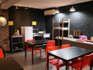 Zip Hotel