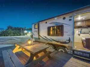 Goseong Jjun Camping Pension