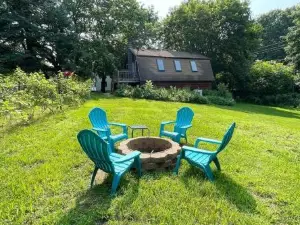 Newly Renovated Carriage House Near Town & Beaches