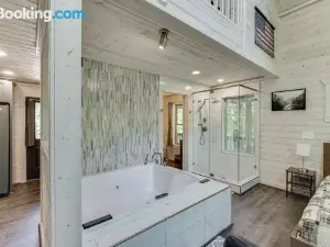 Pinnacle Suite Treehouse Near Helen, Georgia