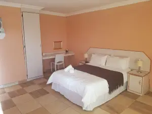 Msawawa Lodge & Pub