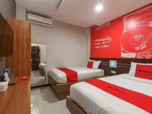 Jav Front One Hotel Lahat