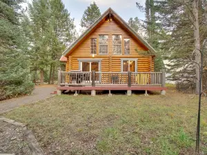 Donnelly Cabin w/ Private Deck: Near Lake Cascade!