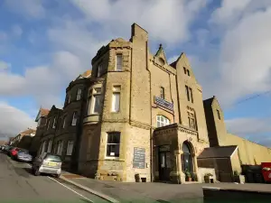 Highlands Hotel and Bar