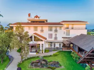 Highland Club with Swimming Pool-Gym