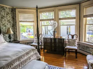 The Millerton Inn