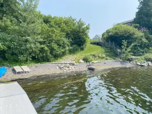 #48 Isle View Cottages--exceptional lake & sunset views from deck, fish, kayak