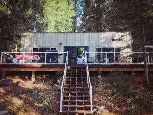 Romantic Waterfront  Shabby Chic Cabin on the Clark Fork River!  #SwankyCabin