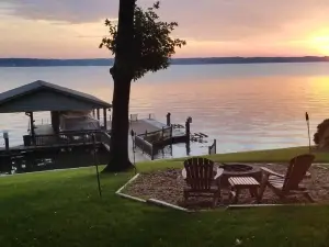 Spectacular - Main Lake Home - Huge Dock - Sleeps 18