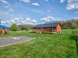 Nanny's Homestead - A Peaceful, Pet Friendly, Countryside Retreat!