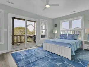 Stunning Ocean Views and Expansive Decks - Luxurious Coastal Haven
