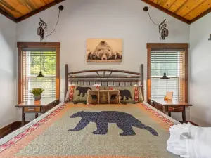 Secluded Mountain Haven - WiFi, Blue Ridge Charm