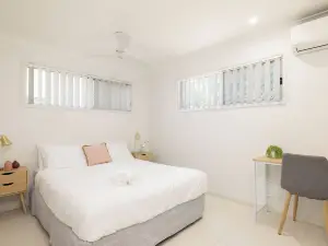 Smart Suites Self Check-in Apartments - 39A Freney