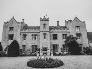 Weston Manor Hotel